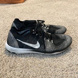 Women’s Nike sneakers